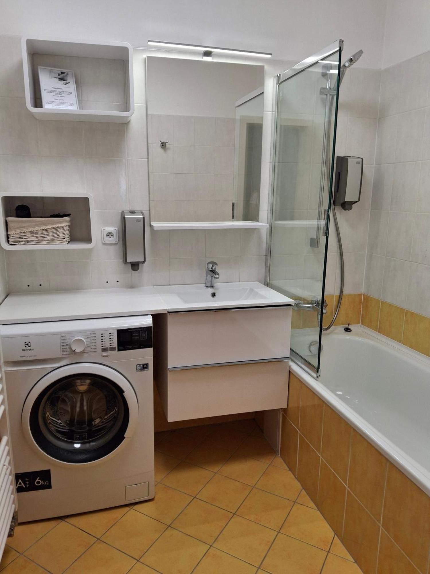B2B Apartments Ихлава Екстериор снимка