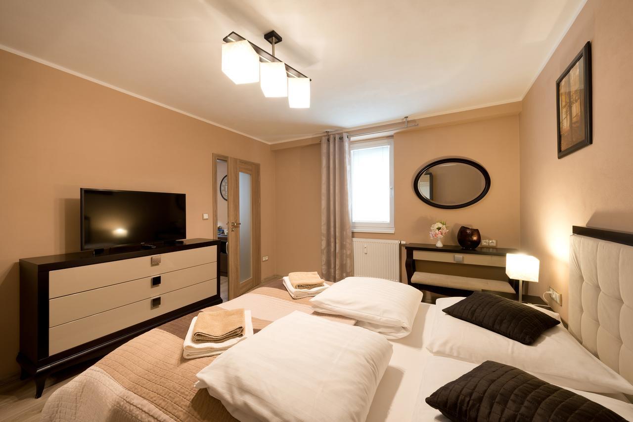B2B Apartments Ихлава Екстериор снимка