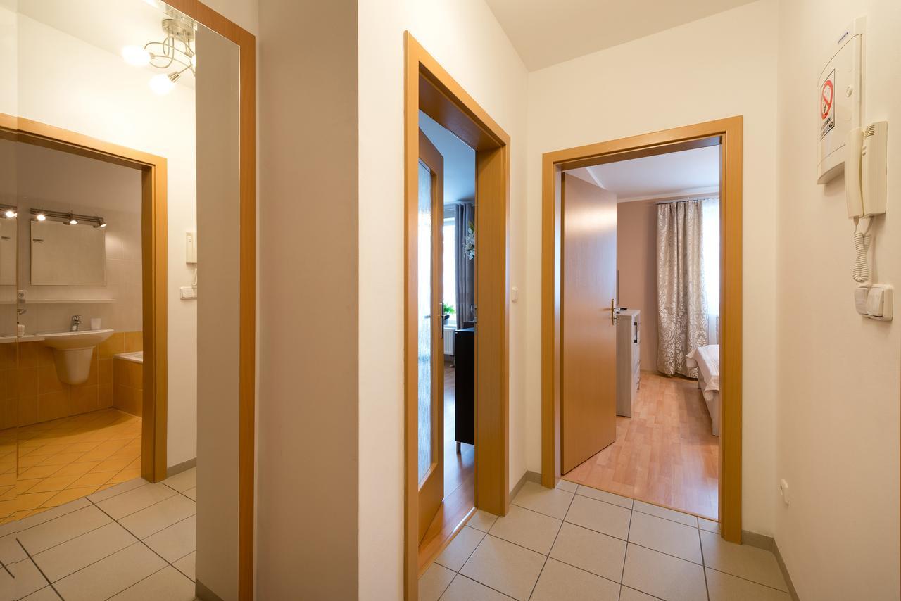 B2B Apartments Ихлава Екстериор снимка