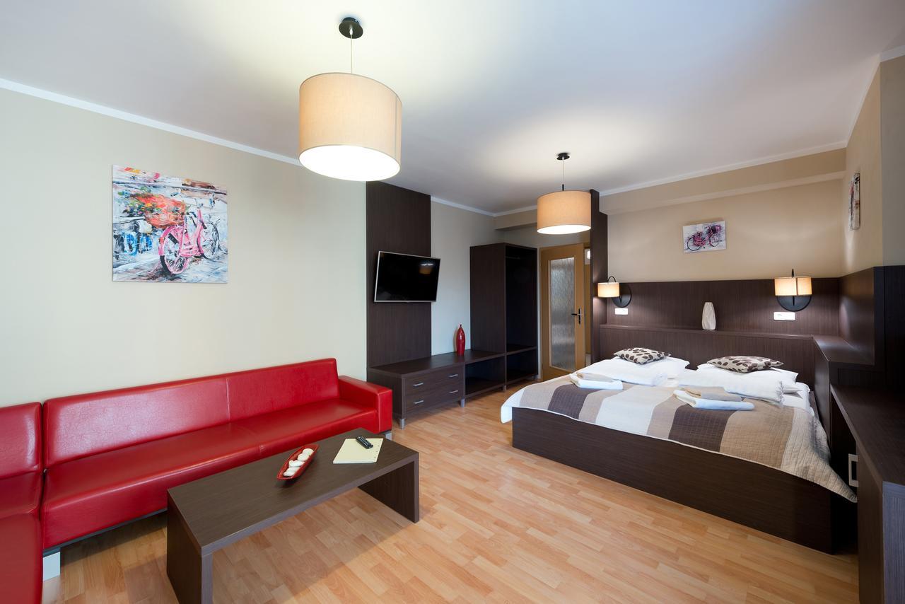 B2B Apartments Ихлава Екстериор снимка