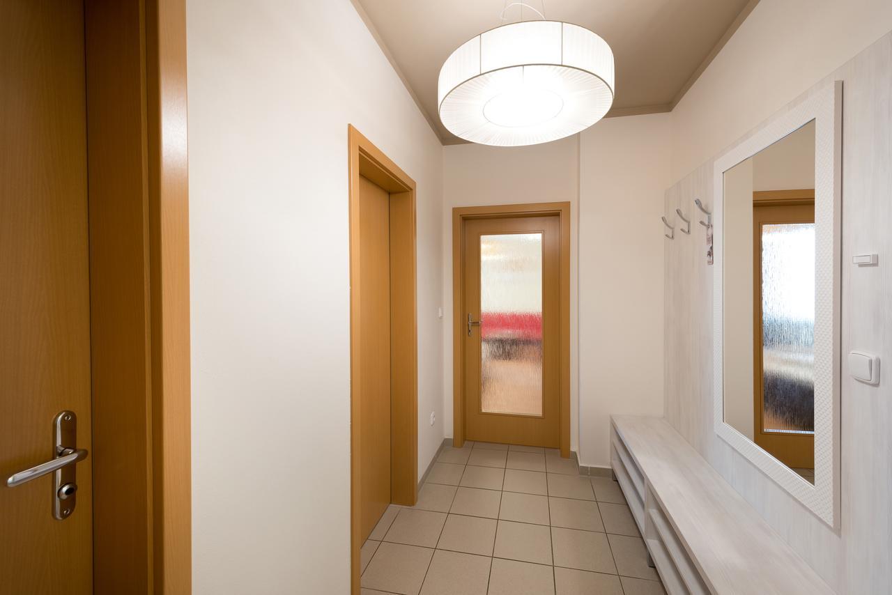 B2B Apartments Ихлава Екстериор снимка
