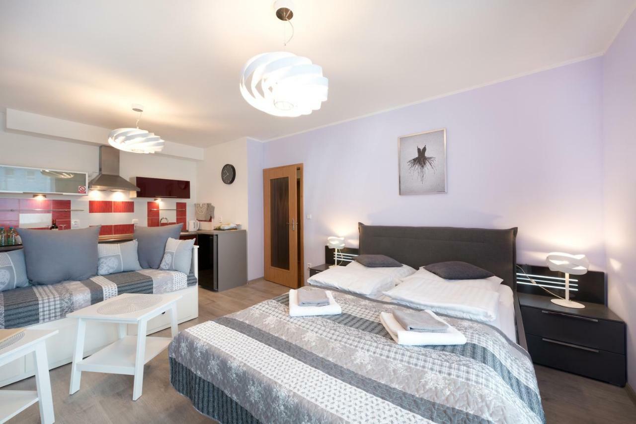 B2B Apartments Ихлава Екстериор снимка